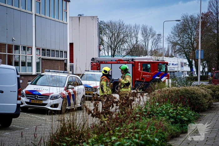 Brandweer doet onderzoek naar vreemde lucht