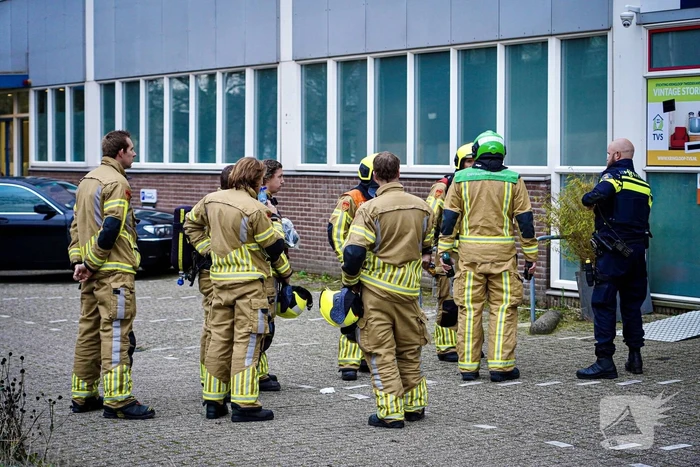 Brandweer doet onderzoek naar vreemde lucht