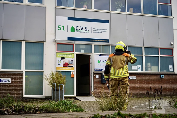 Brandweer doet onderzoek naar vreemde lucht