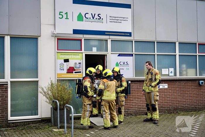 Brandweer doet onderzoek naar vreemde lucht