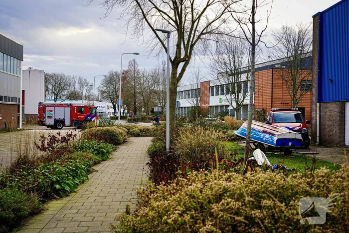 Brandweer doet onderzoek naar vreemde lucht