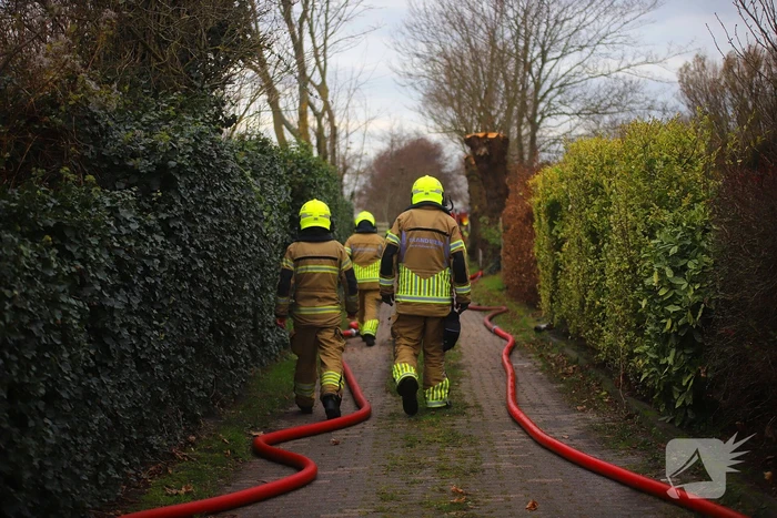 Gasflessen ontploft bij brand op tuindersvereniging