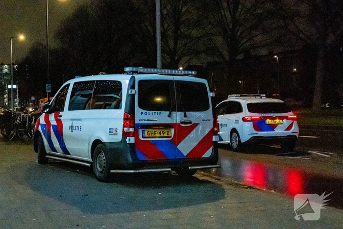 Persoon overvalt winkel en vlucht
