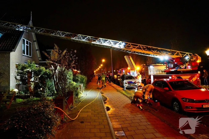 Brandweer druk met brand in woning