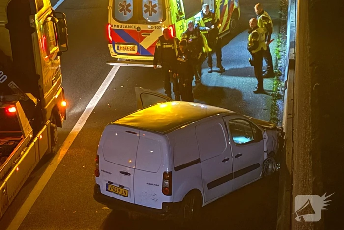 Persoon gewond bij eenzijdig ongeval op snelweg