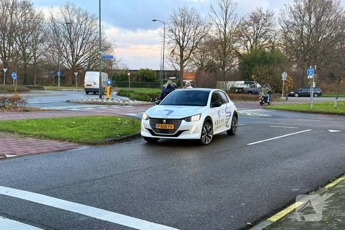 Fietser aangereden op rotonde