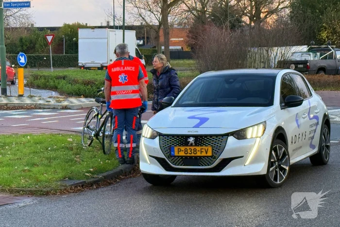 Fietser aangereden op rotonde