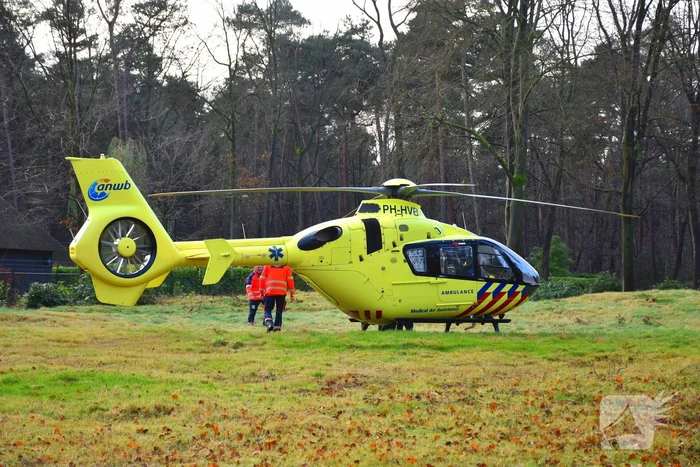 Motorrijder zwaargewond bij botsing met auto