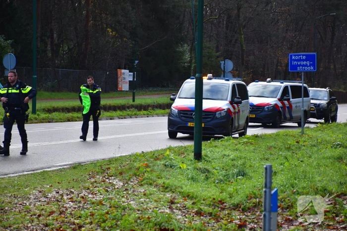 Motorrijder zwaargewond bij botsing met auto