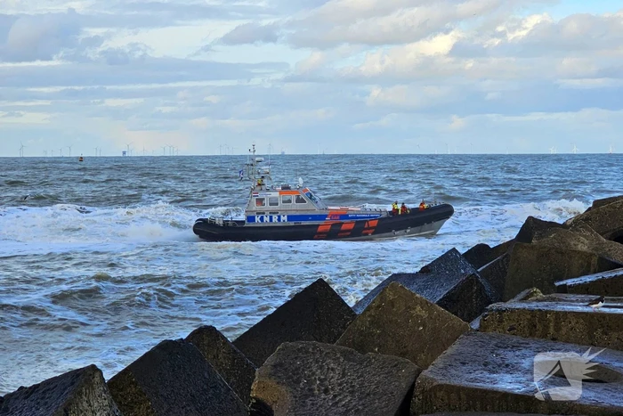 Veel hulpdiensten voor watersporter in de problemen
