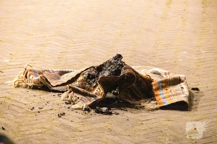 Brandend kleed zorgt voor rookontwikkeling in appartement