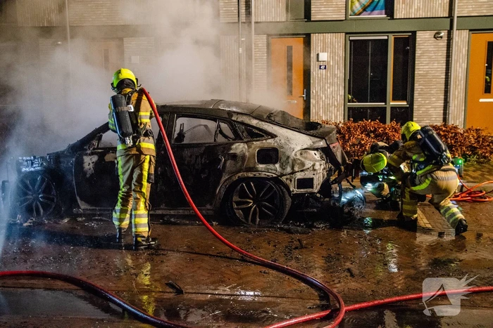 Auto volledig uitgebrand