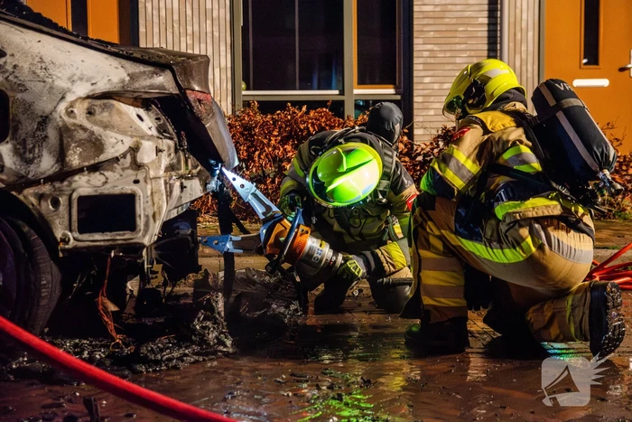 Auto volledig uitgebrand