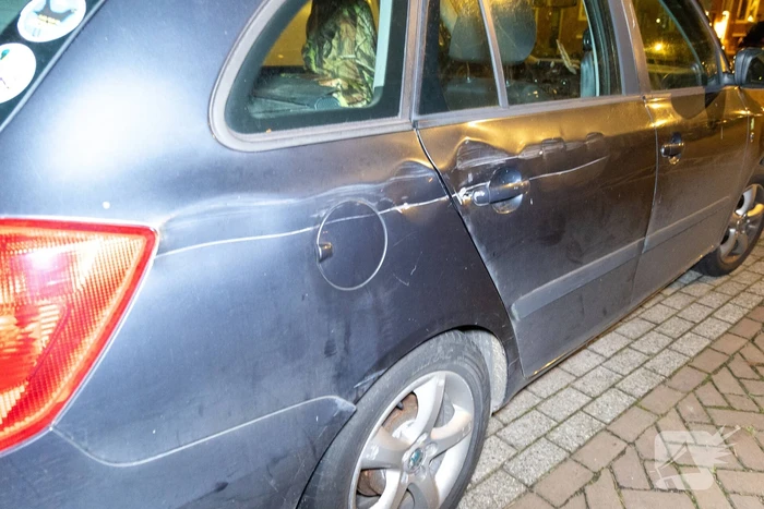 Motorrijder vlucht na aanrijdingen tijdens achtervolging