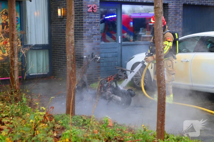 Scooter gaat in vlammen op