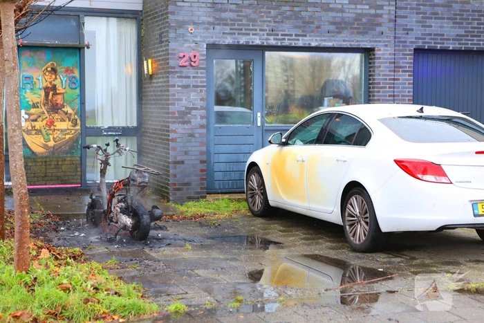 Scooter gaat in vlammen op
