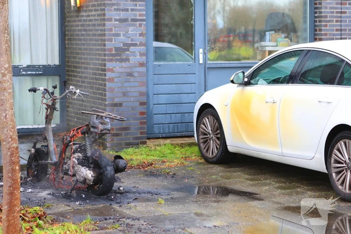 Scooter gaat in vlammen op