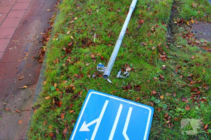Automobilist komt tegen pand tot stilstand