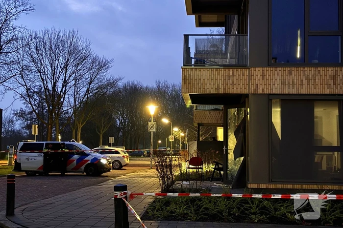 Gevel appartementencomplex beschadigd door explosie