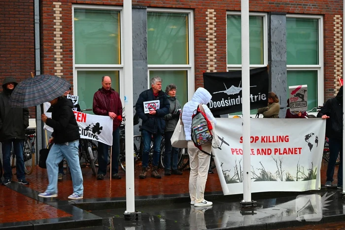 Demonstratie voor het provinciehuis