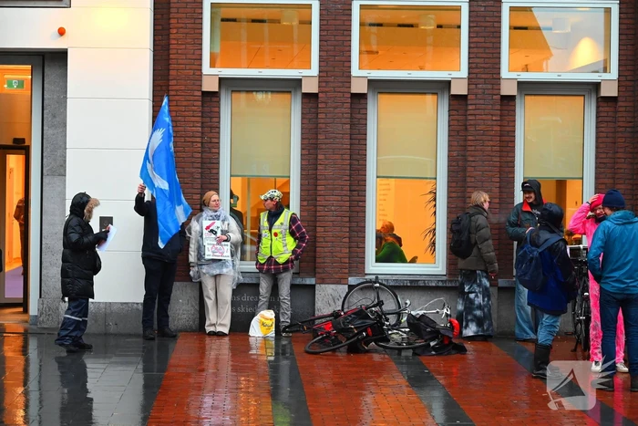 Demonstratie voor het provinciehuis