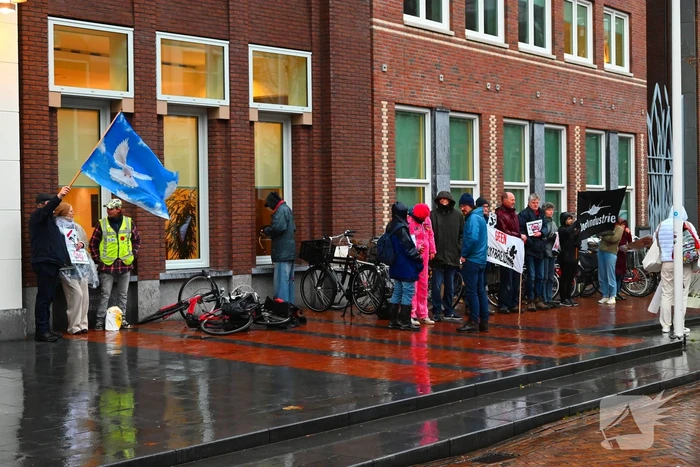 Demonstratie voor het provinciehuis