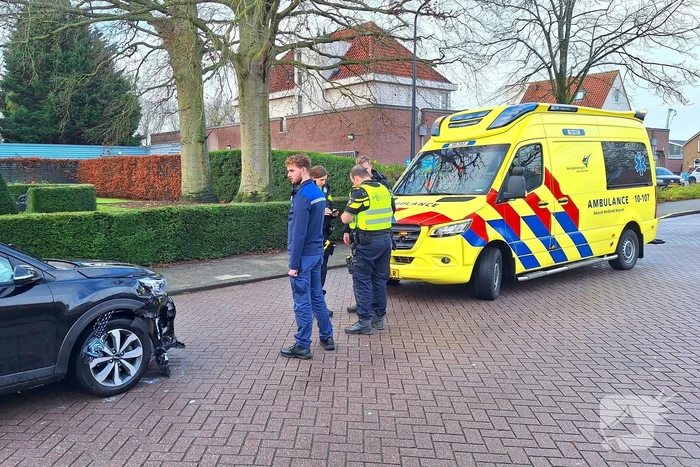 Forse schade bij aanrijding tussen twee voertuigen