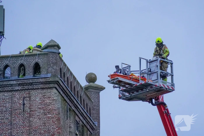 Hulpdiensten groots ingezet voor persoon die in kerktoren valt