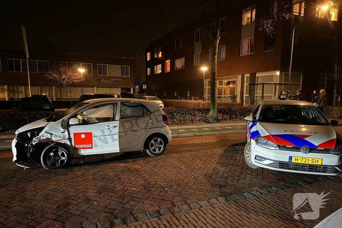 Enorme schades na aanrijding op kruising