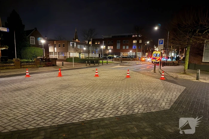 Enorme schades na aanrijding op kruising