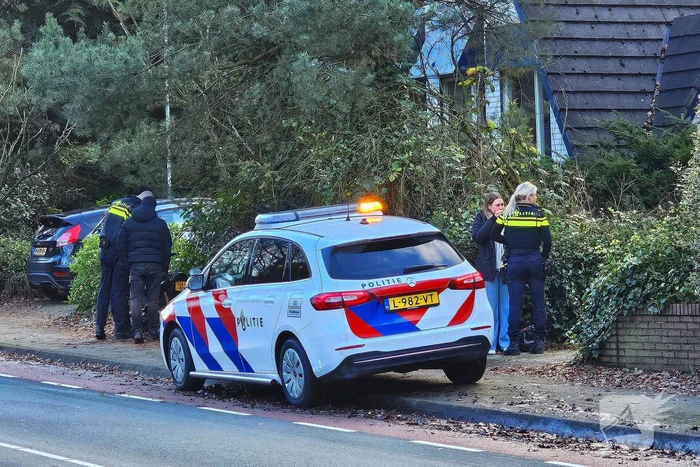 Politie rijdt scooterrijder klem tijdens achtervolging