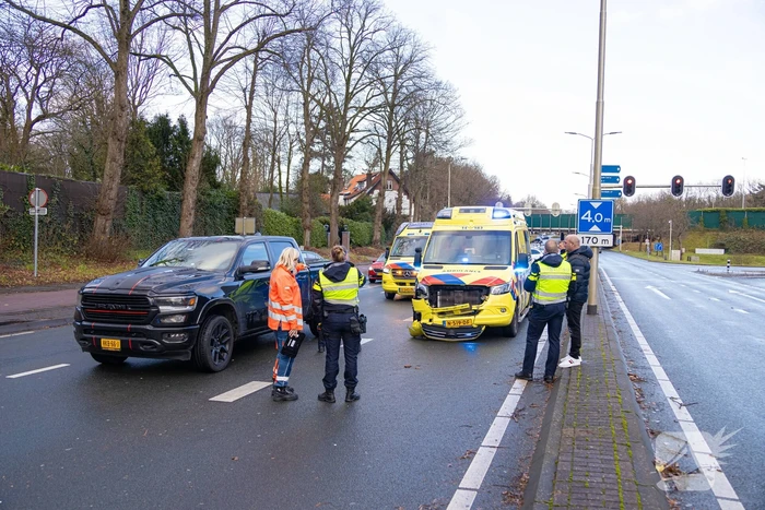 Ambulance in botsing tijdens spoedrit