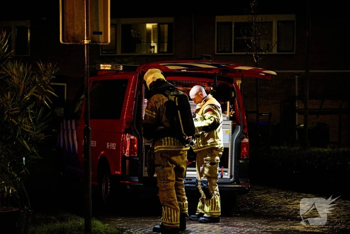 Brandweer controleert woningen na melding gaslucht