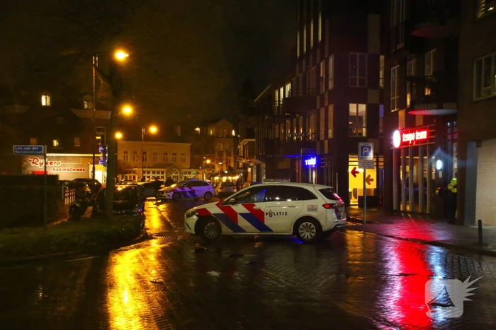 Aanhouding na dreiging richting agenten, diverse wapens aangetroffen