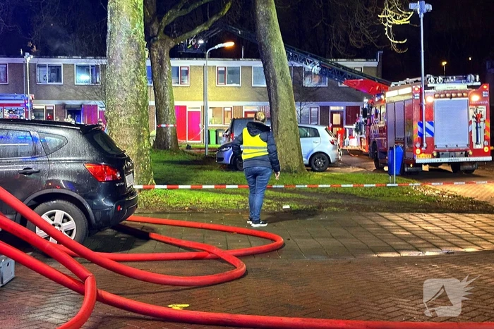 Persoon naar ziekenhuis door woningbrand