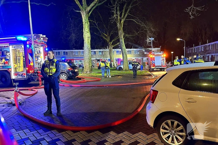 Persoon naar ziekenhuis door woningbrand