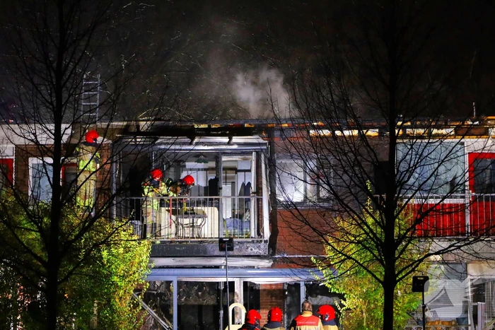 Persoon naar ziekenhuis door woningbrand