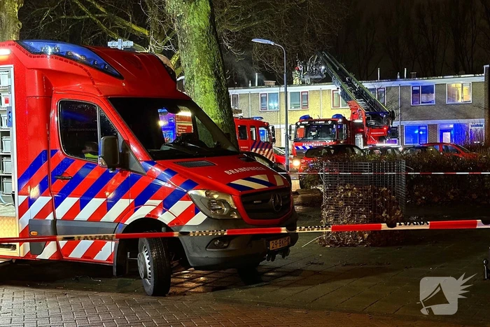 Persoon naar ziekenhuis door woningbrand