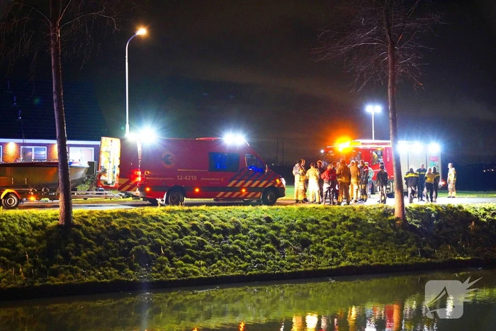 Twee inzittenden overleden nadat auto te water raakt