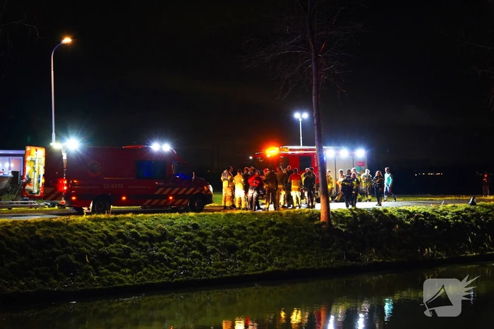 Twee inzittenden overleden nadat auto te water raakt