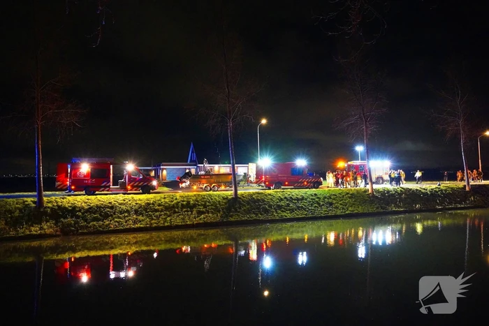Twee inzittenden overleden nadat auto te water raakt