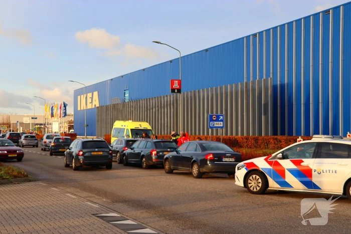 Kop-staartbotsing tussen drie voertuigen