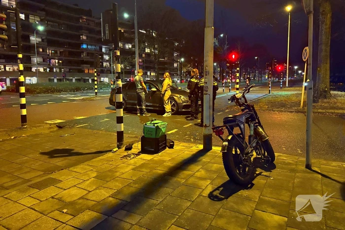 Uberbezorger op fatbike aangereden door automobilist