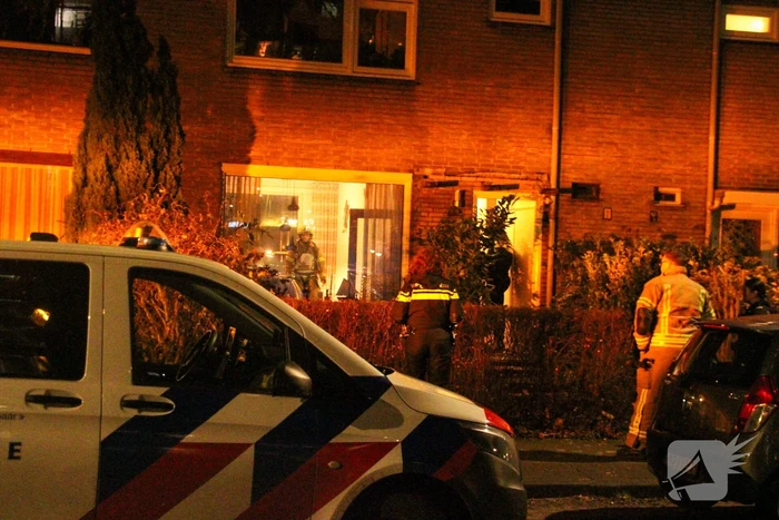 Brandweer doet onderzoekt in woning na afgaan rookmelder