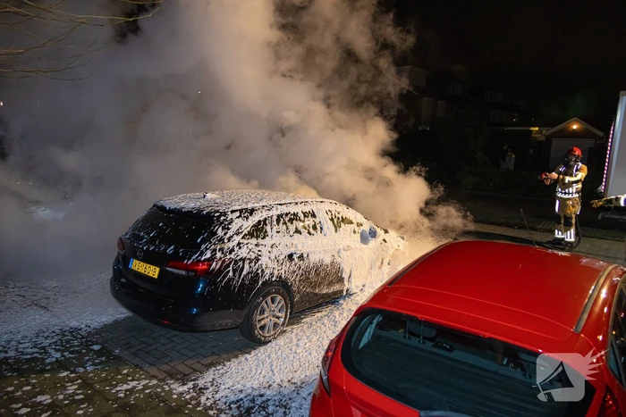 Brandweer ingezet voor autobrand