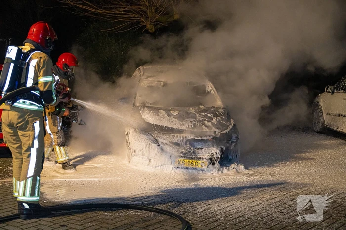 Brandweer ingezet voor autobrand