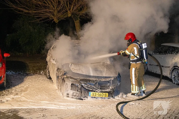 Brandweer ingezet voor autobrand