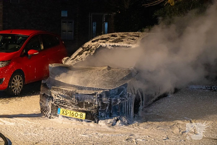 Brandweer ingezet voor autobrand