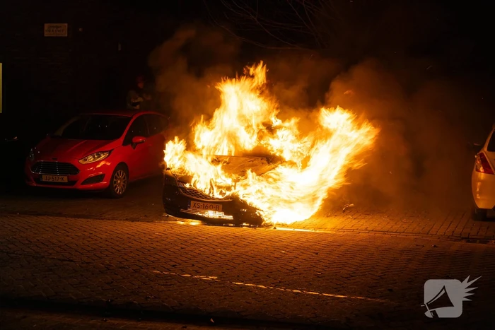 Brandweer ingezet voor autobrand
