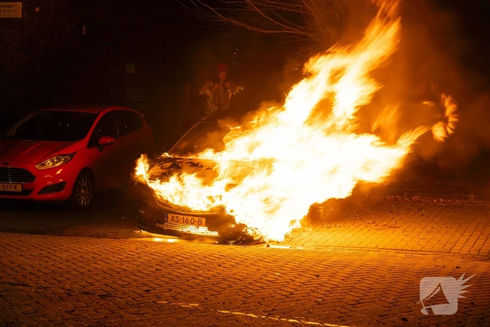 Brandweer ingezet voor autobrand